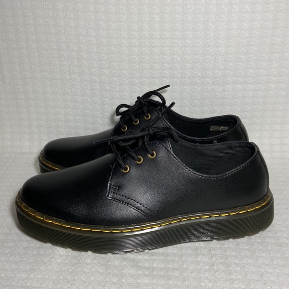 ⚓️Dr. Martens Vegan Leather Round Toe Shoes - Picture 3 of 7